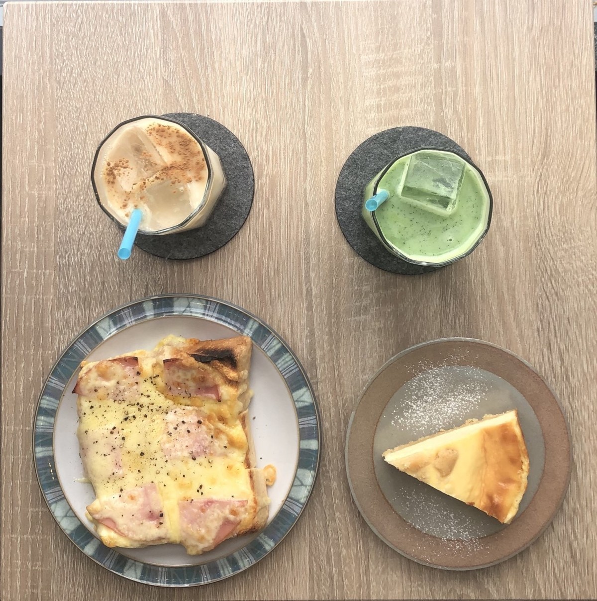 カフェのテーブル